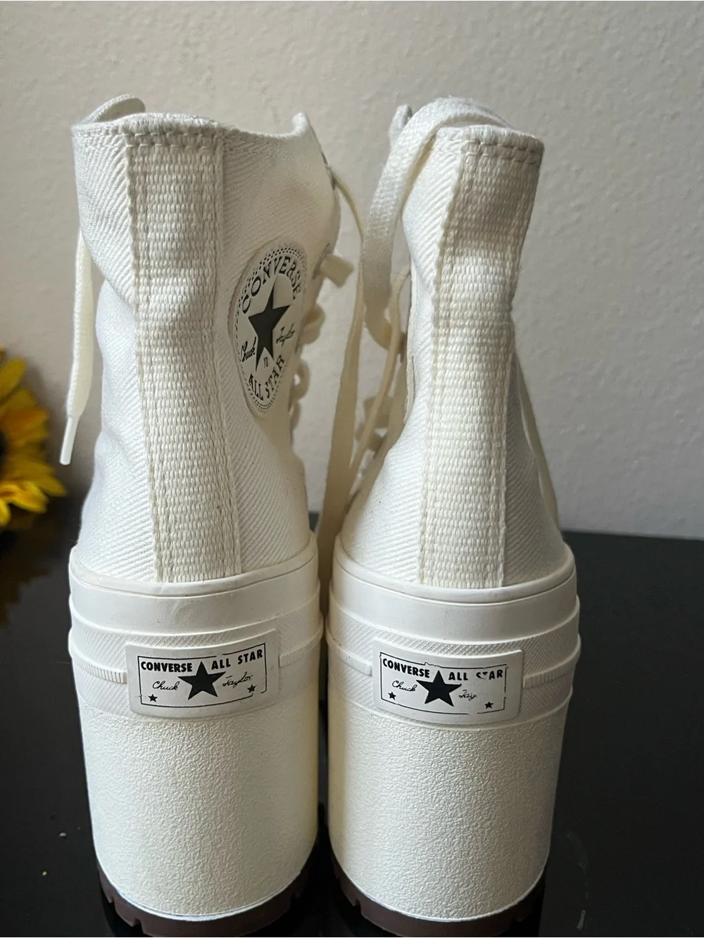 Converse Chuck 70 De Luxe Heel High Top Boots Egret White Women's Size 6.5 EUC